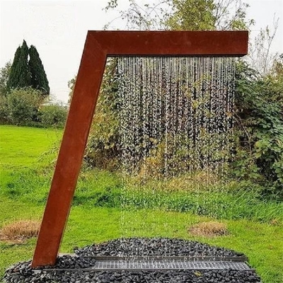آبشار آب کورتن فولادی L شکل در فضای باز با نور LED