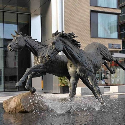 اسب برنزی مجسمه فلزی در فضای باز صنایع دستی رزین ضخیم 5 میلی متر